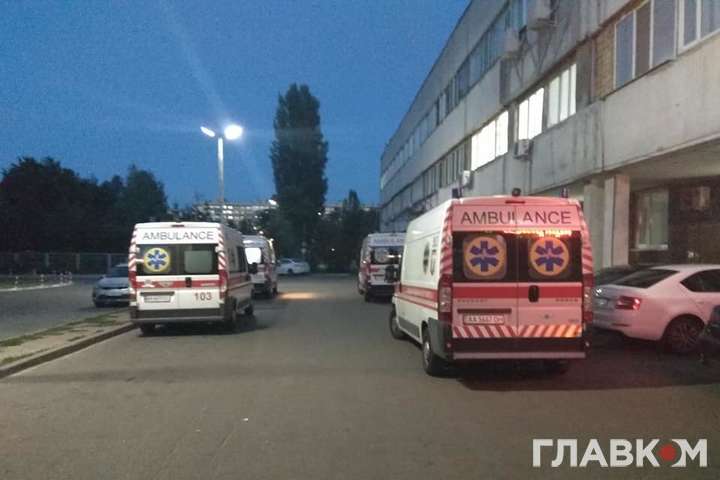 Із вікна коронавірусного відділення київської лікарні випала жінка