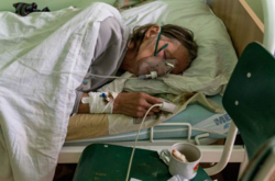 Температуру очень сложно сбить: врач назвал десять симптомов штамма «Дельта плюс» 