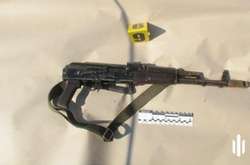 Працівники СБУ забрали у прикордонників два автомати «Калашникова» і набої до них та втекли