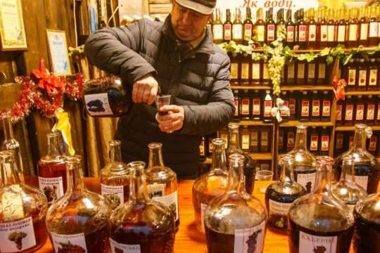 Україна імпортує значний відсоток продукції виноробства - Україну чекає дефіцит алкоголю. Експерти розповіли, чому