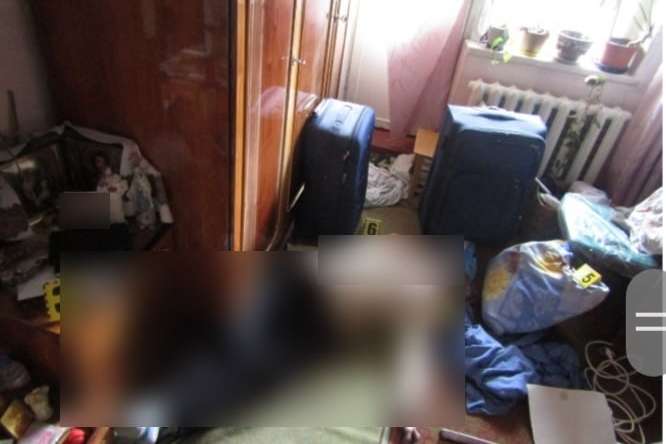 Вбивство сталося у квартирі жінки - В Ірпені чоловік убив матір через гроші (фото)