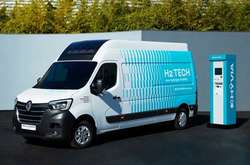  Водневий фургон Renault Master Van H2-Tech на водневій заправній станції Hyvia 