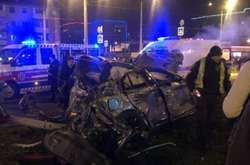 Автомобілі зіштовхнулися на швидкості