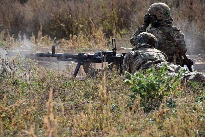 Сутки на Донбассе: 13 вражеских обстрелов,  есть погибший и раненый военный