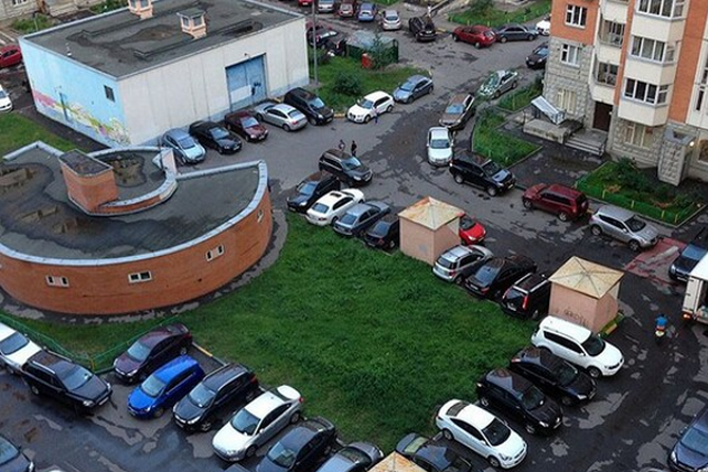 Психолог пояснив дивну поведінку українців, які паркуються де попало