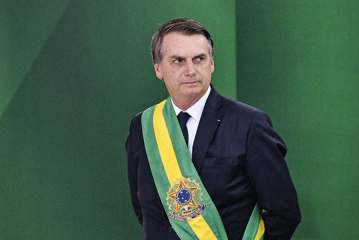 Бразильские сенаторы одобрили обвинения против президента из-за ситуации с Covid-19 