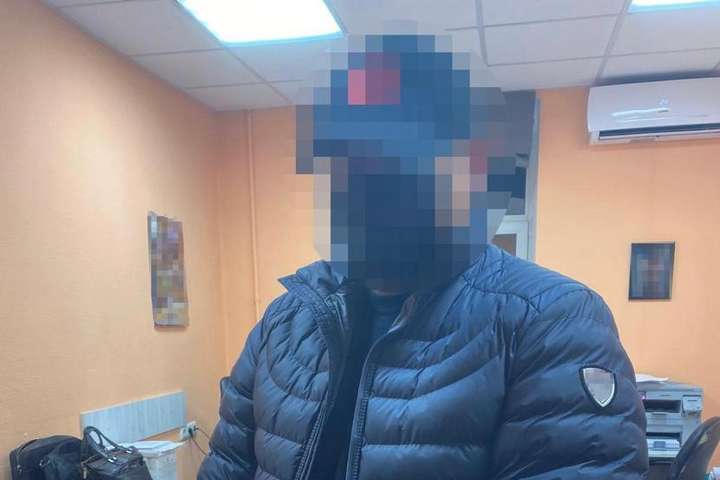 Правоохоронці затримали в «Борисполі» розшукуваного за викрадення людини та грабіж
