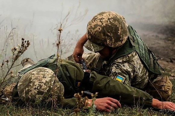 Украинские военные открывали ответный огонь и заставили противника прекратить обстрелы - Боевики используют тяжелую артиллерию: 15 обстрелов за сутки, убиты военный 