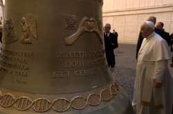 Папа Римський благословив дзвін для української парафії