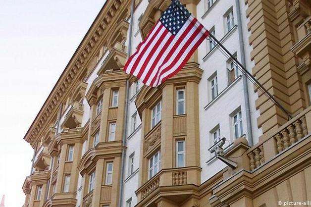 Посольство США в Москві може зупинити свою роботу. Названо причину