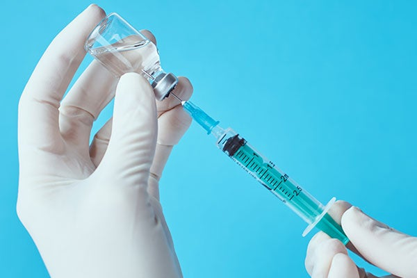 Украинские медики сделали более 17 млн Covid-прививок 