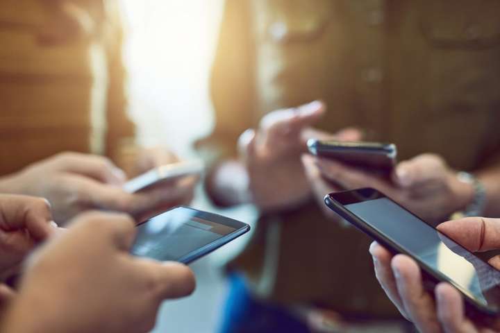 Названо найпопулярніші мобільні додатки в Україні у вересні