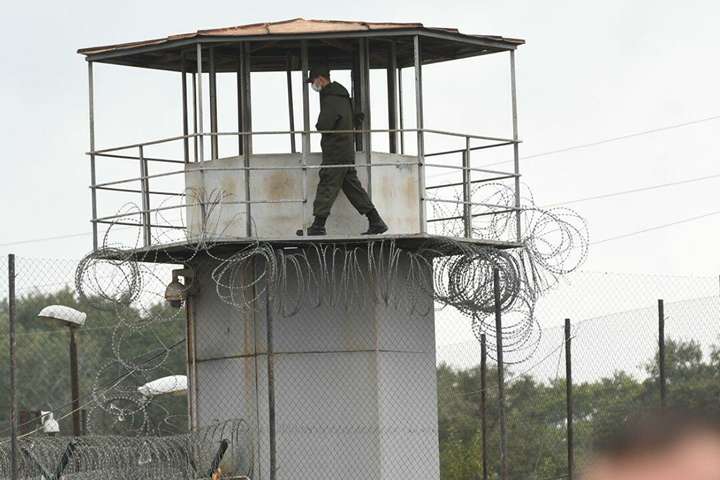 ЗМІ повідомляють про мобілізацію поліцейських у в'язниці, де перебуває Саакашвілі