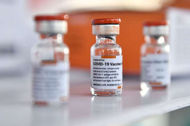 Понад мільярд китайців уже повністю вакцинувалося