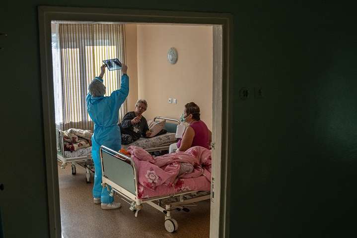 Украина впервые имеет 50 тысяч пациентов на стационаре