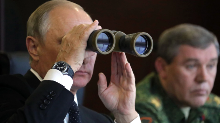Путин о корабле США в Черном море: можем посмотреть на него в бинокль или прицел