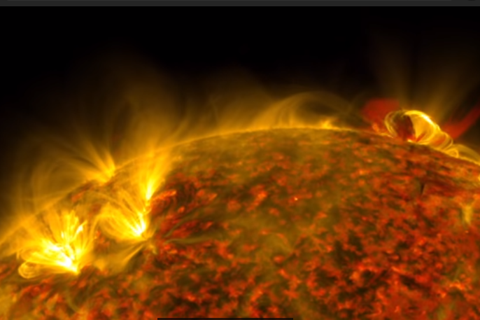 Космическое агентство показало мощные вспышки на Солнце (видео)