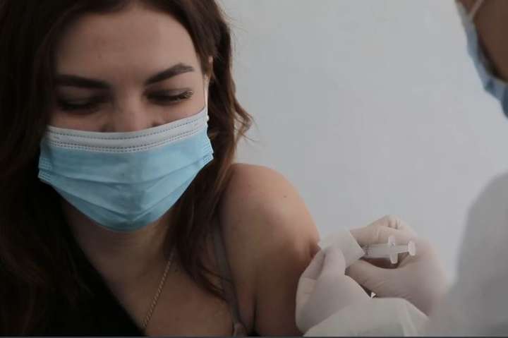 В Україні за добу вакциновано майже 300 тис. людей, – МОЗ