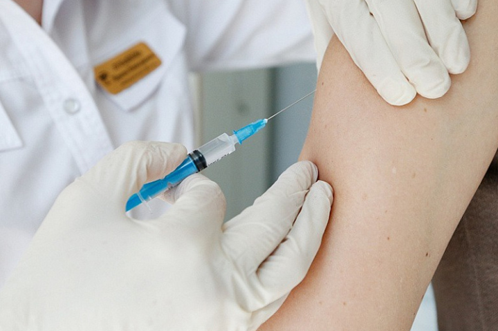 В Украине за сутки вакцинировано почти 300 тыс. человек, – Минздрав 