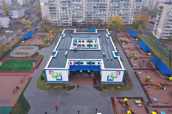 У Києві відкрився другий садочок із сонячними панелями на даху (фото)