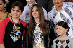  Дети Майкла Джексона: Принс, Пэрис и Бланкет Джексон, 2012 