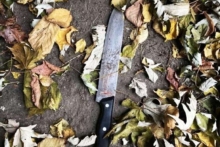 У Києві хлопець накинувся з ножем на своїх родичів (фото)