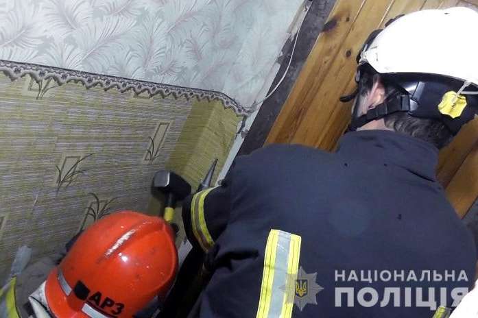 У Києві чоловік насильно утримував дівчину у своїй квартирі (відео)