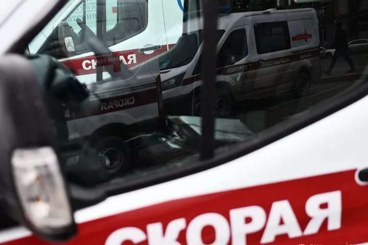 Усі працівники швидкої допомоги російського міста звільняються через відмову вакцинуватися