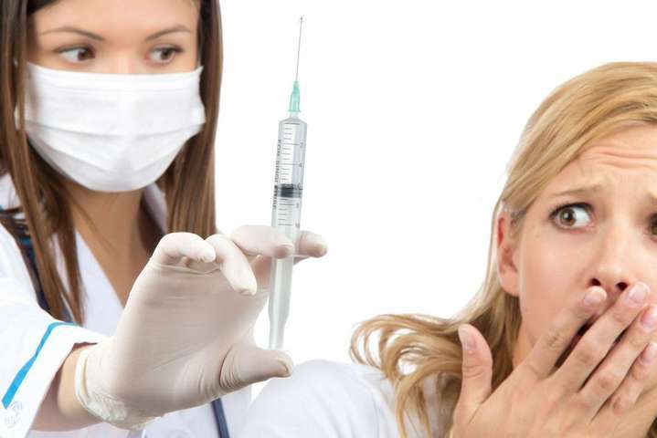 Чи законна вимога вакцинуватися проти коронавірусу? Що кажуть юристи