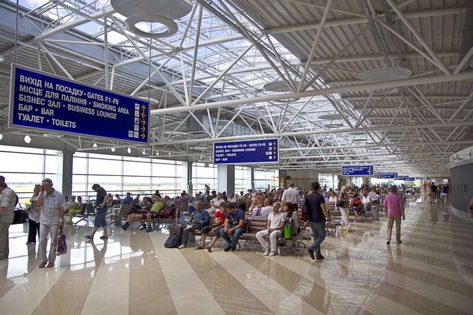 Найбільше коштів припадає на прибирання площ загального використання терміналу D - «Бориспіль» заплатить за прибирання терміналів 50 млн грн