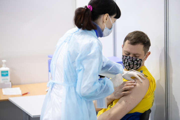 Ще в одному ТРЦ на Троєщині відкрився пункт вакцинації