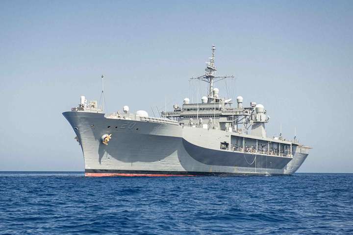 Додаткові 18,4 тис. тонн дипломатії: Кулеба привітав прибуття корабля США у Чорне море
