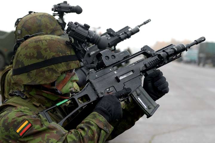 Литовські&nbsp;військові продовжуються тренувати українських військових, наприклад, ідеться про снайперів - Литва надасть Україні військову допомогу на €1 млн