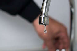 У водопровідній мережі буде знижено тиск, тому у квартирах на верхніх поверхах будинків може зникнути вода