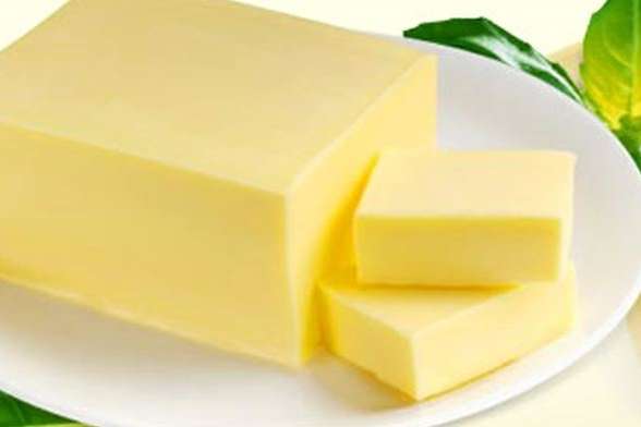 Громадян попередили про фальсифіковане масло та сир: що відомо