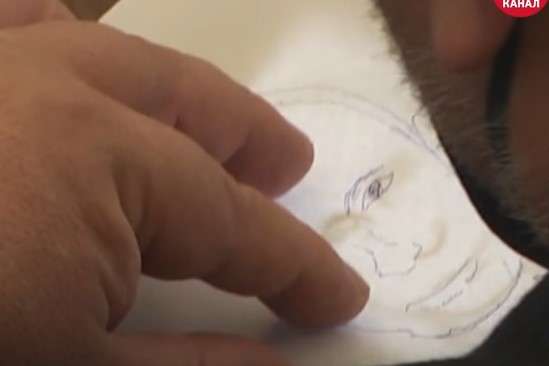 Львівський депутат обурив соціальні мережі малюванням портрету Путіна під час сесії (відео)