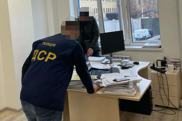 У Києві знову обшуки. Комунальників підозрюють у розкраданні 1 млн грн