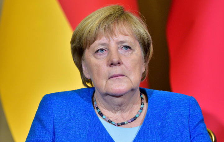 «Отношения всегда были особыми»: Меркель поддержала диалог с Россией