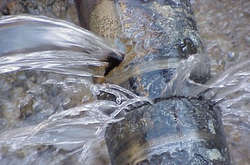 У Києві через прорив водопроводу кілька районів залишилися без води