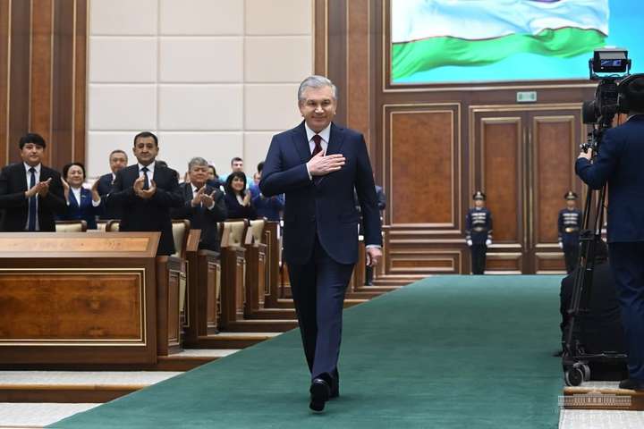 Президент Узбекистану склав присягу (фото)