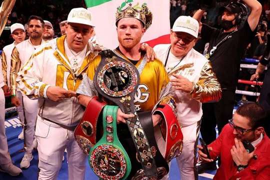 Сауль «Канело» Альварес став шостим абсолютним чемпіоном світу з боксу (відео)