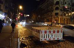 У центрі Києва провалилася дорога: рух транспорту обмежено