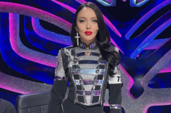 Оля Полякова материла людей на концерте, забыв выключить микрофон