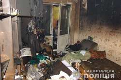 Чоловік розбив вікна квартири, підпалив і кинув пляшку з невідомою речовиною