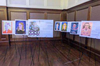 Основою виставки стала колекція стилізованих портретів науковиць - У США презентували виставку портретів українських жінок-вчених (фото)
