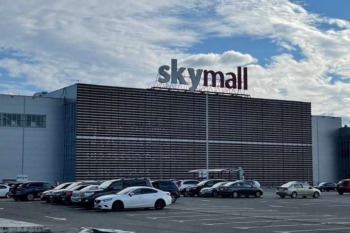 Скандальний власник ТРЦ SkyMall намагається відсудити гроші у іноземного інвестора