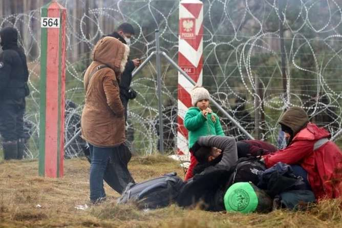 Наплыв мигрантов: Польша закрыла один из пограничных переходов с Беларусью 