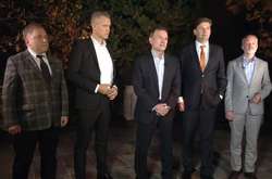 Поддержать Медведчука прибыла делегация немецких депутатов от ультраправой партии «Альтернатива для Германии»