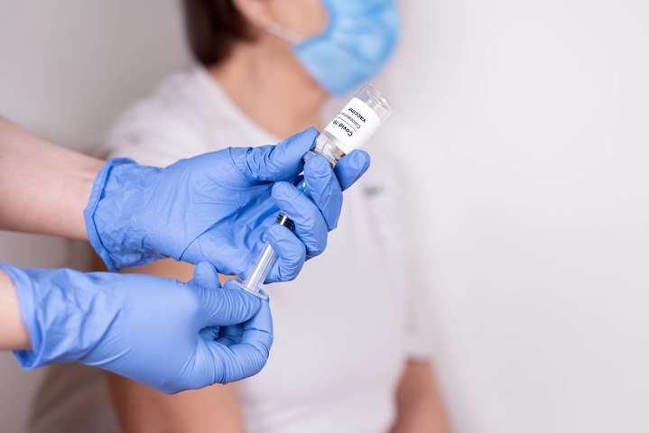 У Запоріжжі від коронавірусу вакцинують у церквах