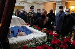 Лідерка «Батьківщини» Юлія Тимошенко провела в останню путь Юхима Звягільського